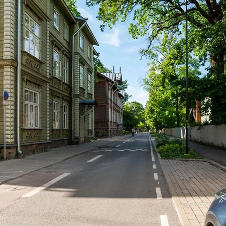 Apartment Hygge - Stylish Artistic With Free Weekend Parking