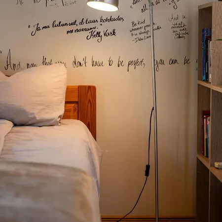 Hygge - Stylish Artistic With Free Weekend Parking *