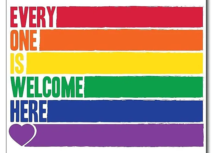 Hygge - Stylish Artistic With Free Weekend Parking