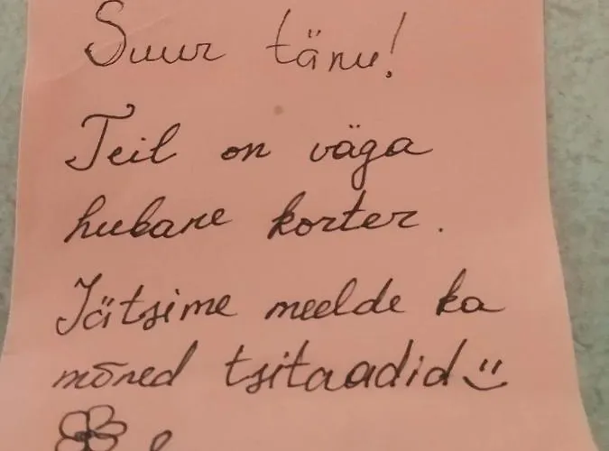 아파트 Hygge - Stylish Artistic With Free Weekend Parking *