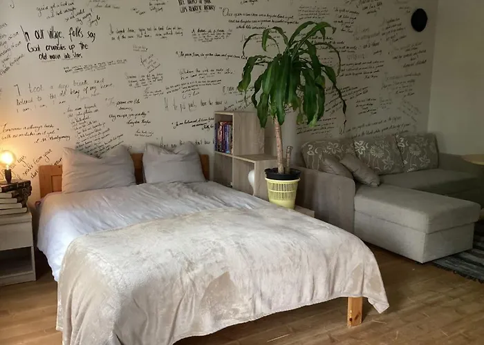 Apartment Hygge - Stylish Artistic With Free Weekend Parking